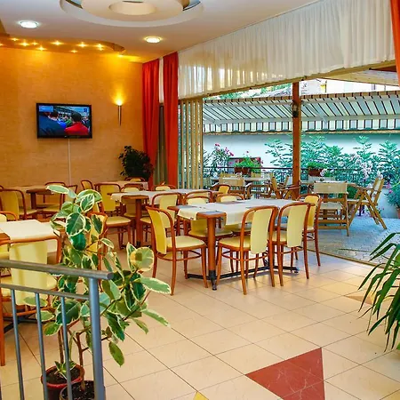 Hotel семеен 
